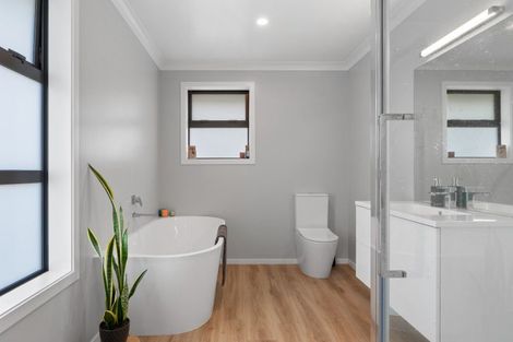 Photo of property in 12 Porokaiwhiri Street, Crofton Downs, Wellington, 6035