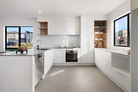 Photo of property in 1 Nga Pona Toru Road, Flat Bush, Auckland, 2019