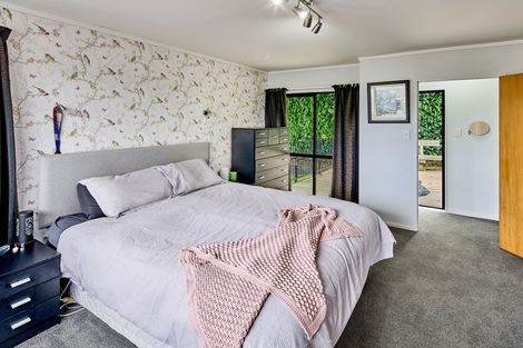 Photo of property in 12 Cullen Place, Tawa, Wellington, 5028