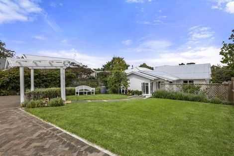 Photo of property in 7a North Avenue, Narrow Neck, Auckland, 0624