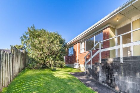 Photo of property in 2/76 Millbrook Road, Henderson, Auckland, 0612