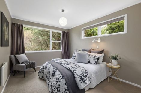 Photo of property in 70 Dowse Drive, Maungaraki, Lower Hutt, 5010