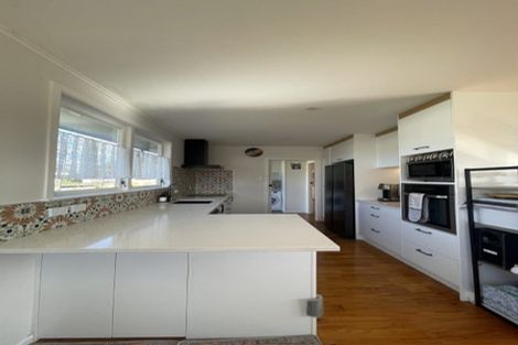 Photo of property in 8 Pandora Place, Pakuranga, Auckland, 2010