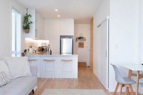 Photo of property in 4 Titoki Close, Matakana, 0985