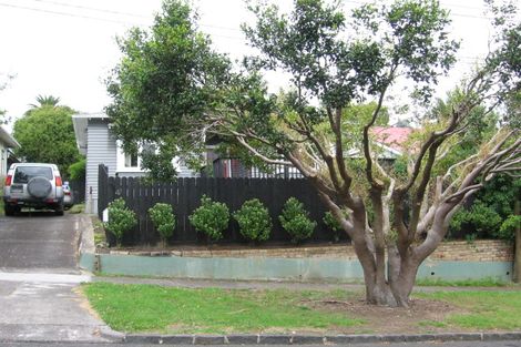 Photo of property in 4 Levonia Street, Morningside, Auckland, 1022