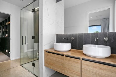 Photo of property in 1/45 Saint Kilda Road, Cambridge, 3434