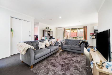 Photo of property in 1/322 West Coast Road, Glen Eden, Auckland, 0602