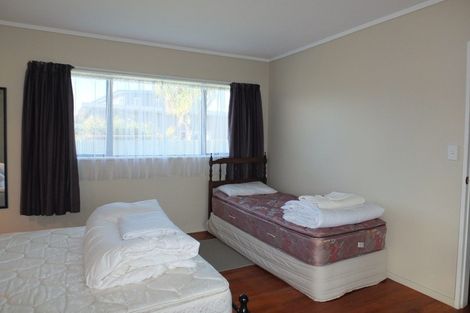 Photo of property in 30 Pratt Avenue, Foxton Beach, Foxton, 4815