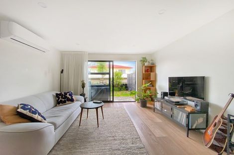 Photo of property in 5/85 Selo Street, Glen Eden, Auckland, 0602