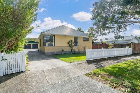 Photo of property in 4 Davis Crescent, Elderslea, Upper Hutt, 5018