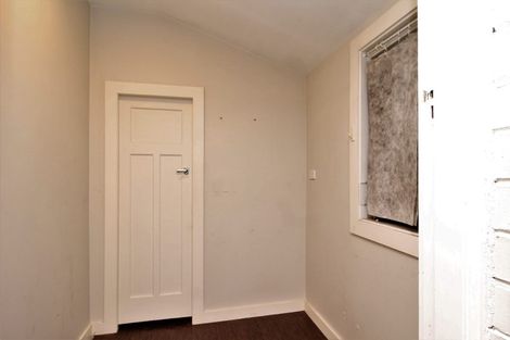 Photo of property in 4 Fruitvale Road, New Lynn, Auckland, 0600