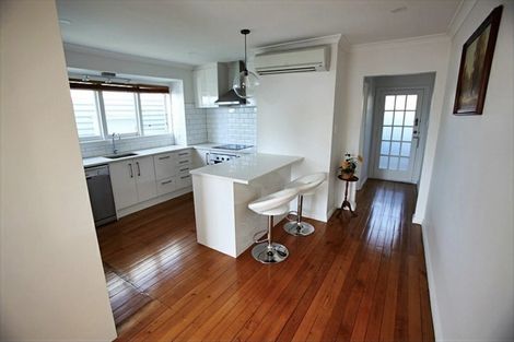 Photo of property in 12a Denyer Place, New Lynn, Auckland, 0600