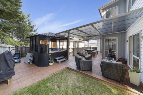 Photo of property in 26 Ascension Crescent, Orewa, 0931