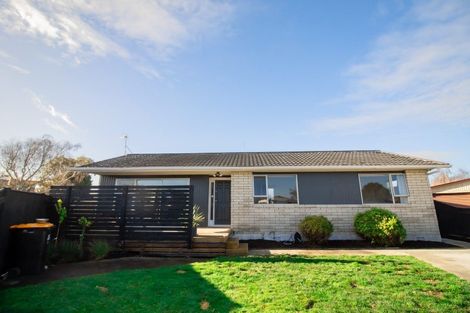 Photo of property in 32 Palliser Place, Milson, Palmerston North, 4414