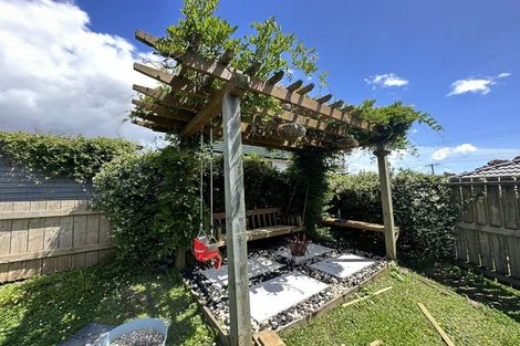 Photo of property in 68b Kelman Road, Kelston, Auckland, 0602