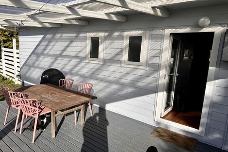 Photo of property in 1 Farrier Grove, Featherston, 5710