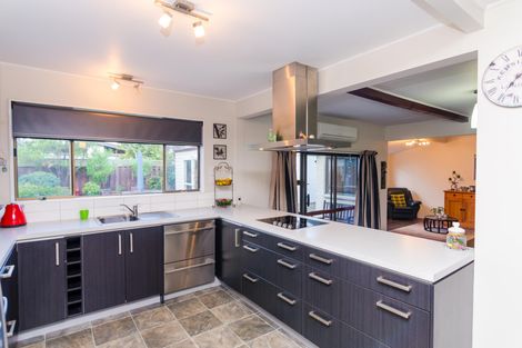 Photo of property in 32 Victoria Street, Carterton, 5713