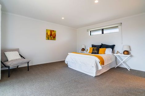 Photo of property in 20 Barbados Way, One Tree Point, 0118