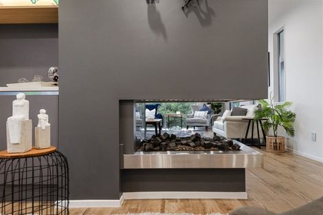 Photo of property in 14 Ilam Lane, Fairview Heights, Auckland, 0632