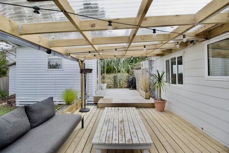 Photo of property in 6 Wiriana Place, Stanmore Bay, Whangaparaoa, 0932