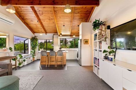 Photo of property in 2/30 Seymour Road, Sunnyvale, Auckland, 0612