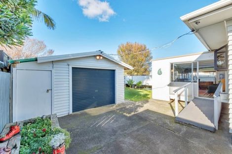 Photo of property in 12 Salas Place, Papakura, 2110