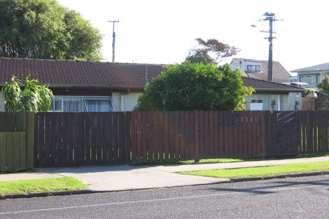 Photo of property in 2/1 Plunket Avenue, Papatoetoe, Auckland, 2104