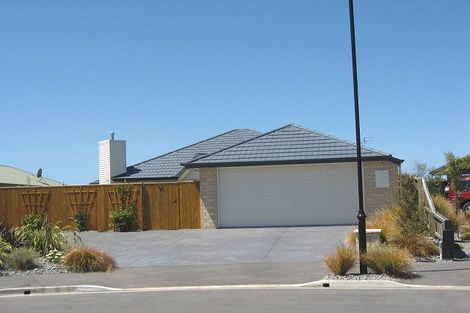 Photo of property in 11 Hoihere Place, Parklands, Christchurch, 8083
