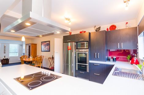 Photo of property in 32 Victoria Street, Carterton, 5713