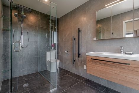 Photo of property in 49 Johnstone Drive, Fitzherbert, Palmerston North, 4410