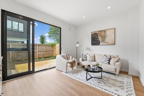 Photo of property in 2/30 Smythe Road, Henderson, Auckland, 0612