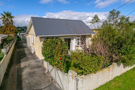 Photo of property in 15 Waite Street, Featherston, 5710