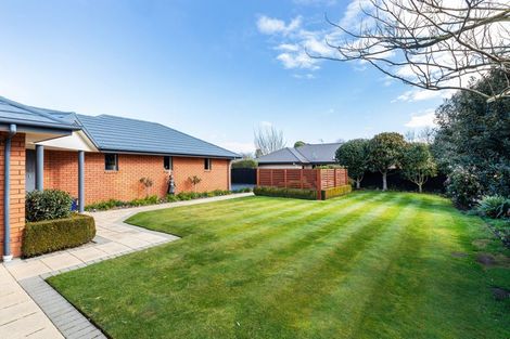 Photo of property in 8 Gwen Place, Redwood, Christchurch, 8051