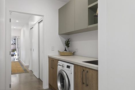 Photo of property in 94 Eliot Street, New Plymouth, 4310