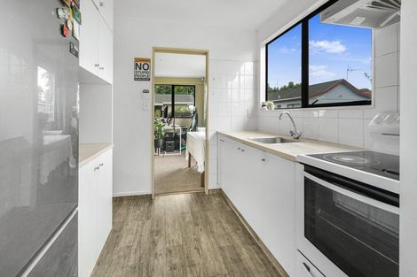 Photo of property in 86 Oakfield Crescent, Pukete, Hamilton, 3200