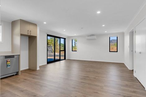Photo of property in 42 Ladeira Place, Fitzroy, Hamilton, 3206