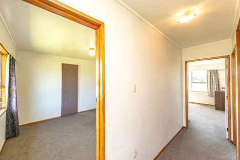 Photo of property in 16 Swinbourne Street, Waverley, 4510