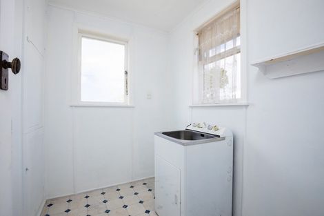 Photo of property in 75 Wrantage Street, Westown, New Plymouth, 4310