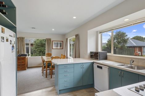 Photo of property in 2 Magnolia Lane, St Albans, Christchurch, 8052