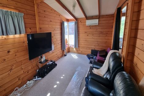 Photo of property in 96 Waimumu Road, Massey, Auckland, 0614