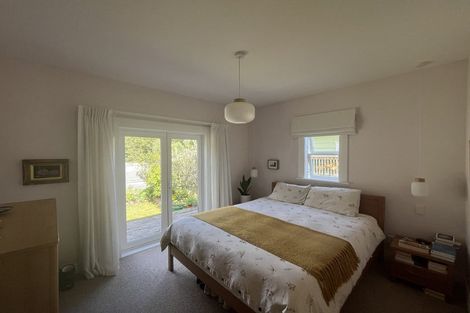 Photo of property in 12 Matipo Street, Eastbourne, Lower Hutt, 5013