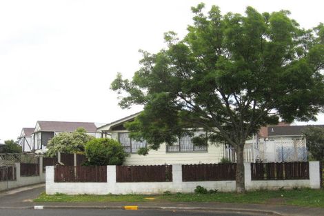 Photo of property in 23 Mon Desir Place, Manurewa, Auckland, 2102