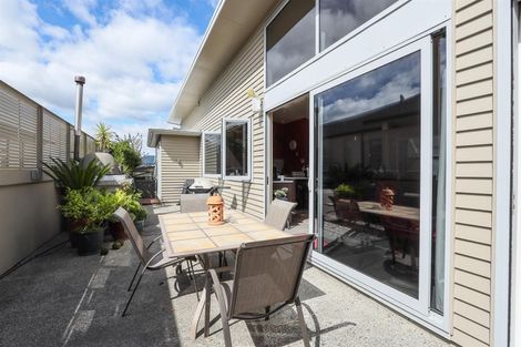 Photo of property in 38 Great West Road, Matipo Heights, Rotorua, 3015