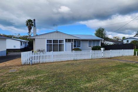 Photo of property in 15 Becroft Drive, Forrest Hill, Auckland, 0620