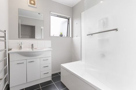 Photo of property in 10a Panama Road, Mount Wellington, Auckland, 1062