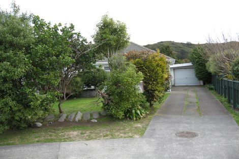 Photo of property in 1 Russell Road, Wainuiomata, Lower Hutt, 5014