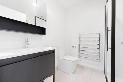 Photo of property in 10 Rara Lane, Manukau, Auckland, 2104