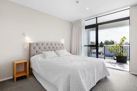 Photo of property in 203/86 Alpha Street, Cambridge, 3434