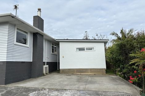 Photo of property in 30 Atkinson Road, Titirangi, Auckland, 0604