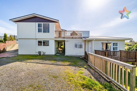 Photo of property in 29 Oakleigh Street, Maungaraki, Lower Hutt, 5010